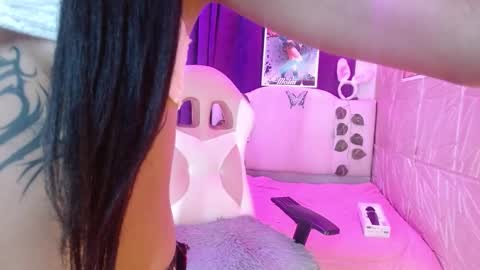 Snapshot of gaby_tailor_ chatting on March 12, 11:22 pm Gaby online show from March 12, 11:22 pm