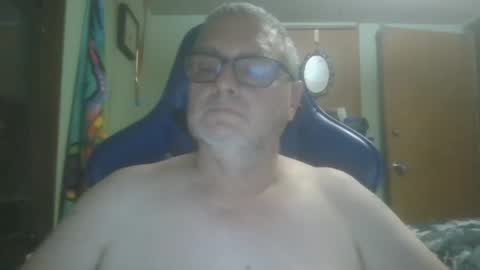 Snapshot of gadude45 chatting on October 7, 1:12 am gadude45 online show from October 7, 1:12 am