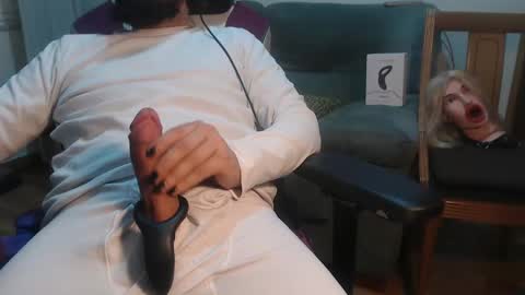 Snapshot of gag0nmyc0ck chatting on January 21, 1:50 am your master online show from January 21, 1:50 am