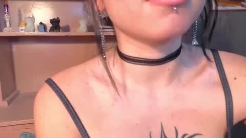 Snapshot of gaia_joness chatting on October 15, 2:18 pm gaia_joness online show from October 15, 2:18 pm