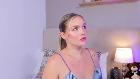 Gaia Baker  online show from July 19, 4:04 am