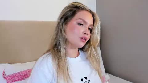 Gaia Baker  online show from June 25, 3:36 am