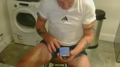 Snapshot of garybaker60 chatting on October 17, 8:35 pm Gaz online show from October 17, 8:35 pm