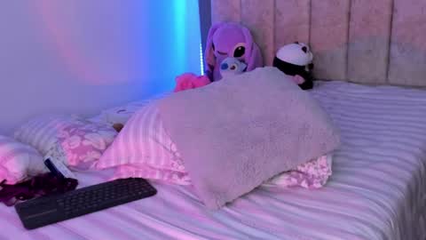 gatecharlotte_ online show from March 29, 7:21 am