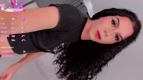 Vnecis Marn online show from December 3, 2:51 pm