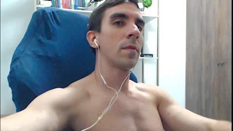 Snapshot of gatosarado23 chatting on January 9, 3:47 am gatosarado23 online show from January 9, 3:47 am
