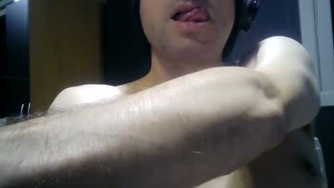 gauchors21 online show from February 8, 3:32 am