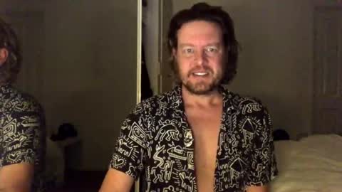 gcsurfer81 online show from July 18, 12:51 pm