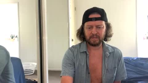 gcsurfer81 online show from December 15, 11:56 pm