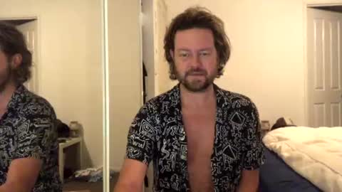 gcsurfer81 online show from June 12, 9:08 am