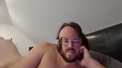 Snapshot of geebonkingcock chatting on October 10, 6:03 pm Girthy online show from October 10, 6:03 pm