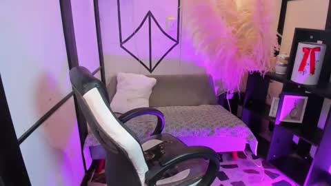 gemmabrown_ online show from March 10, 1:37 pm