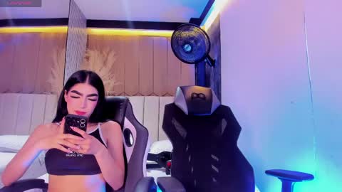 gemmabrown_ online show from April 13, 1:59 pm