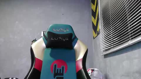 Snapshot of gendo_05 chatting on October 15, 11:05 pm GENDO online show from October 15, 11:05 pm