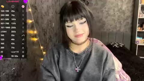 EmelyWoodes online show from June 30, 8:03 am