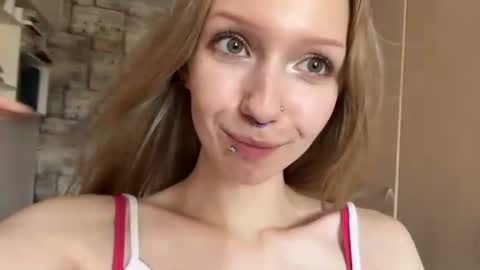 Sophie online show from July 26, 7:39 am