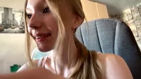 Sophie online show from July 6, 5:04 am