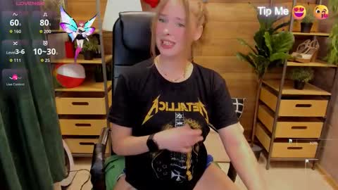 Snapshot of ghostly_temptation chatting on September 25, 8:38 pm Sweety online show from September 25, 8:38 pm