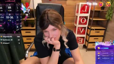 Snapshot of ghostly_temptation chatting on February 23, 1:35 am Sweety online show from February 23, 1:35 am