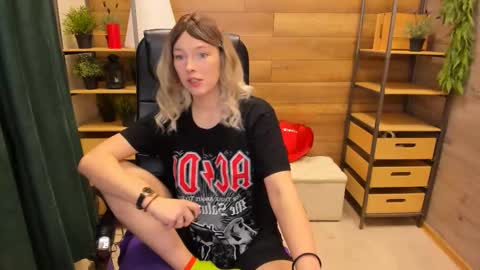 Snapshot of ghostly_temptation chatting on February 10, 9:25 pm Sweety online show from February 10, 9:25 pm