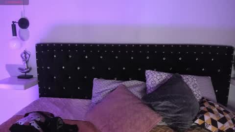 Allison  online show from January 6, 8:35 pm