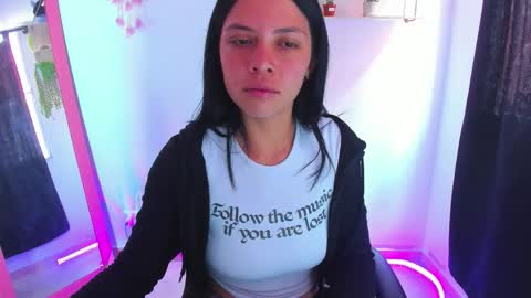 giaaaa   online show from March 19, 5:51 pm