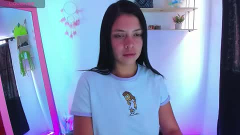 giaaaa   online show from January 8, 4:35 pm