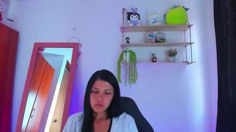 giaaaa   online show from March 5, 9:24 pm