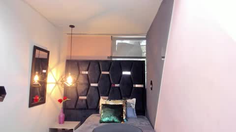 G I A  FOX online show from January 19, 1:21 pm