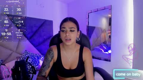 Gia  online show from October 22, 12:07 pm