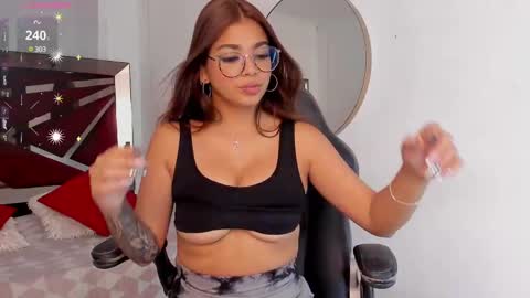 Gia  online show from March 10, 5:50 pm