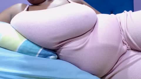 gianttitts online show from December 4, 1:44 pm