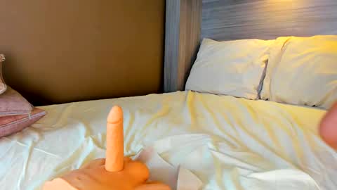 gigi wilden online show from February 6, 11:57 am