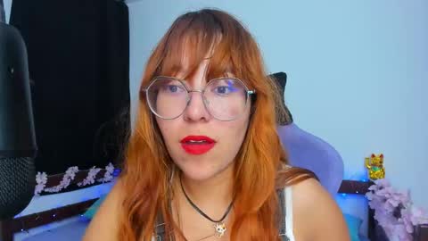 Snapshot of gigimooon chatting on October 21, 11:52 pm gigimooon online show from October 21, 11:52 pm