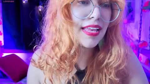 gigimooon online show from May 16, 1:35 am