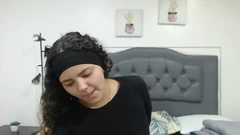 Snapshot of giia_moroe chatting on October 20, 2:22 pm Giia online show from October 20, 2:22 pm