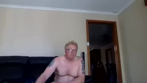 gimmmieoooo online show from December 18, 5:47 am