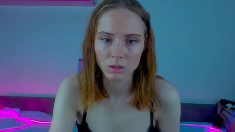 Snapshot of gina_lovelyy chatting on October 5, 11:07 am Gina online show from October 5, 11:07 am