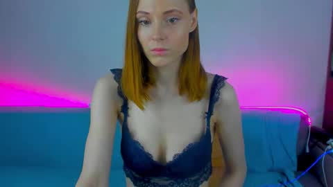 Snapshot of gina_lovelyy chatting on October 9, 11:48 am Gina online show from October 9, 11:48 am