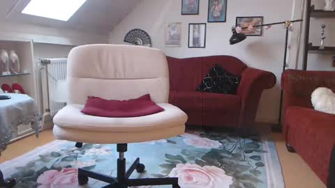 Snapshot of ginablondecam chatting on September 28, 12:25 pm Gina online show from September 28, 12:25 pm