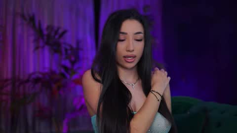 Gina online show from November 19, 7:56 pm