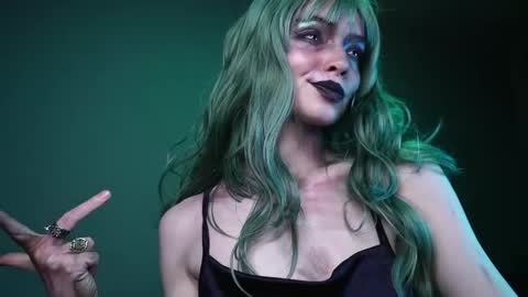        im expecting 350 thumbs up on my altar   online show from April 2, 10:06 pm