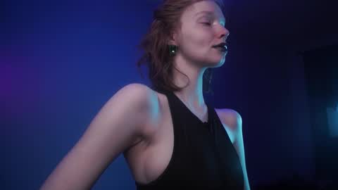        im expecting 350 thumbs up on my altar   online show from October 8, 10:16 pm