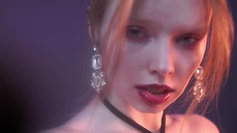        im expecting 350 thumbs up on my altar   online show from October 24, 10:43 pm