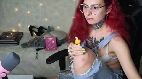 Snapshot of ginger_stay chatting on September 28, 8:18 pm Ginger online show from September 28, 8:18 pm