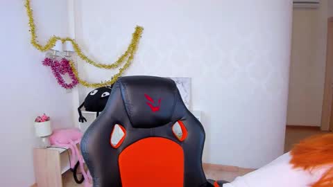 gingerr_pie online show from February 9, 4:49 am