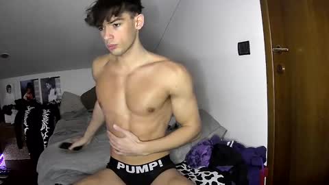 Snapshot of giovyyx chatting on February 23, 1:32 pm giovyyx online show from February 23, 1:32 pm