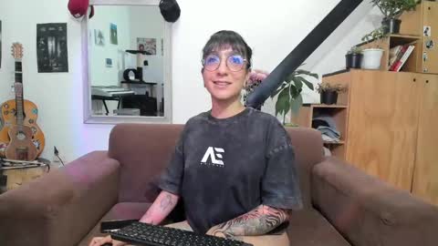 girasol1921 online show from March 3, 6:13 pm