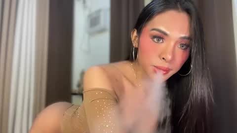 queen ronna online show from May 22, 11:11 pm