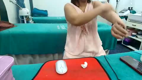 girlhanoi online show from May 31, 2:16 pm